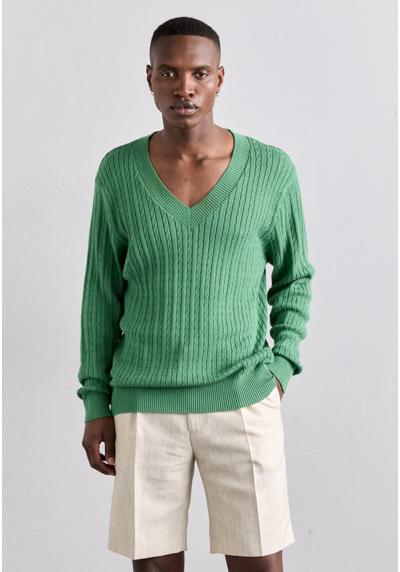Пуловер CASHMERE MIX BLEND RIB & CABLE V NECK CASHMERE MIX BLEND RIB & CABLE V NECK