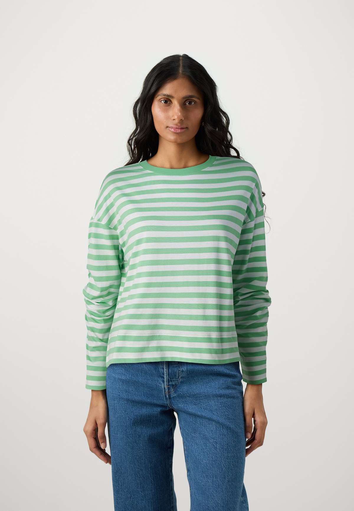 Кофта LONGSLEEVE ROUNDNECK