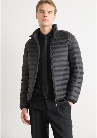 Куртка PACKABLE JACKET