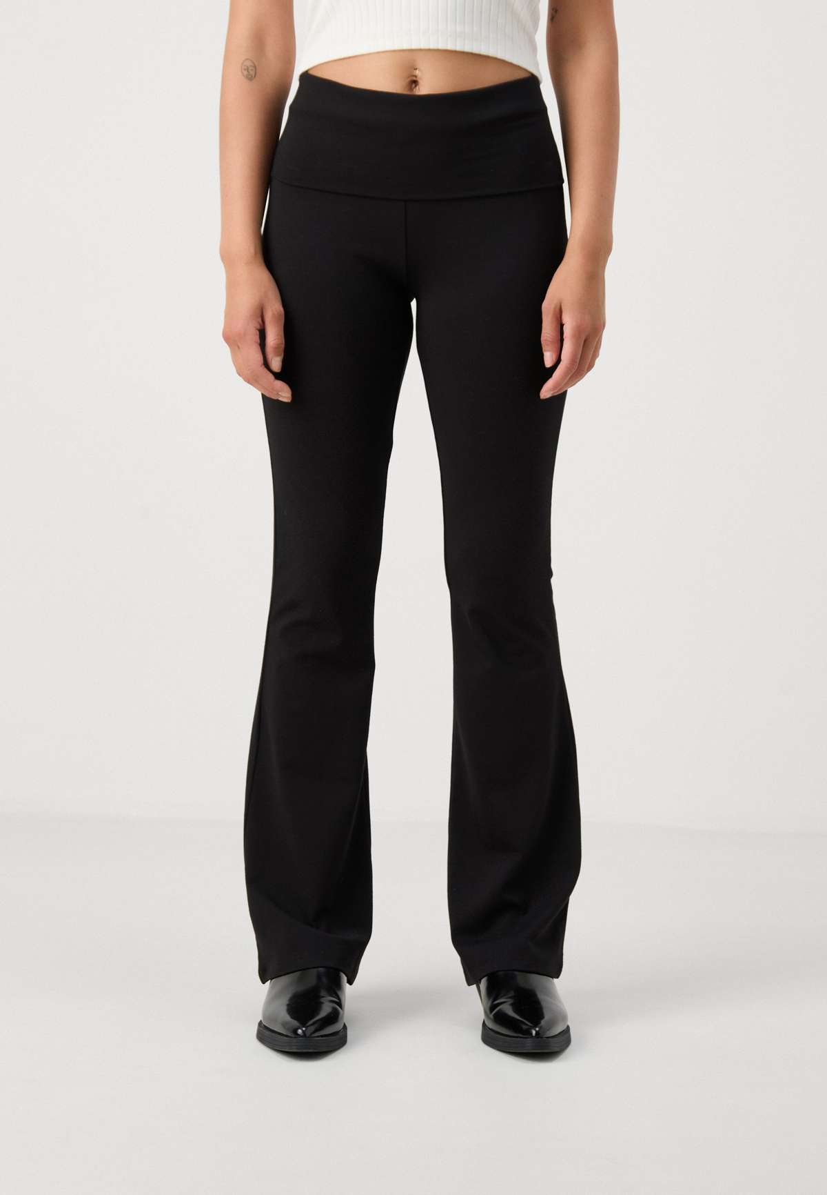 Брюки SOFT TOUCH PETITE FOLDED FLARE TROUSERS