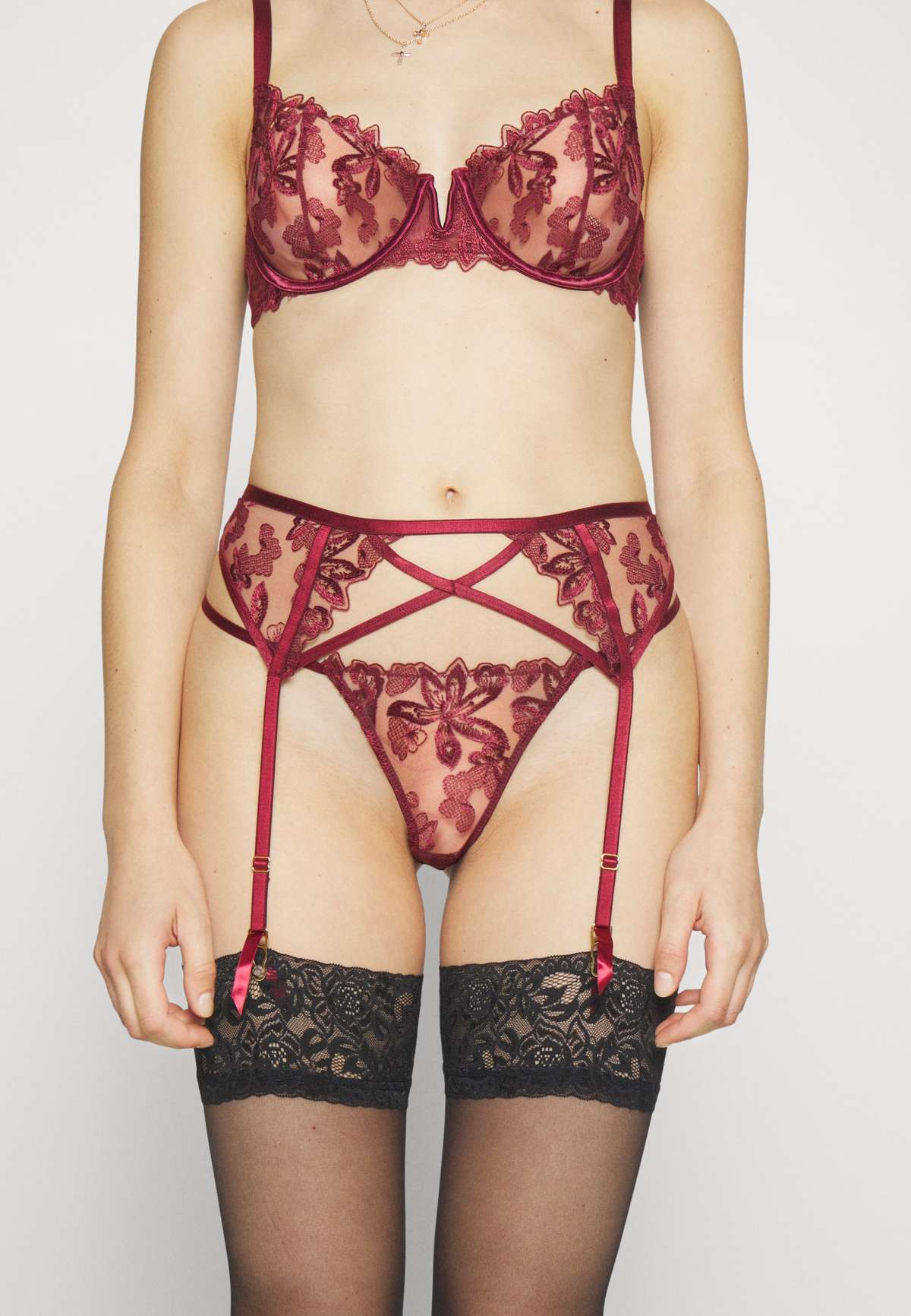 Пояс EVA GRAPHIC EMBROIDERY SUSPENDER