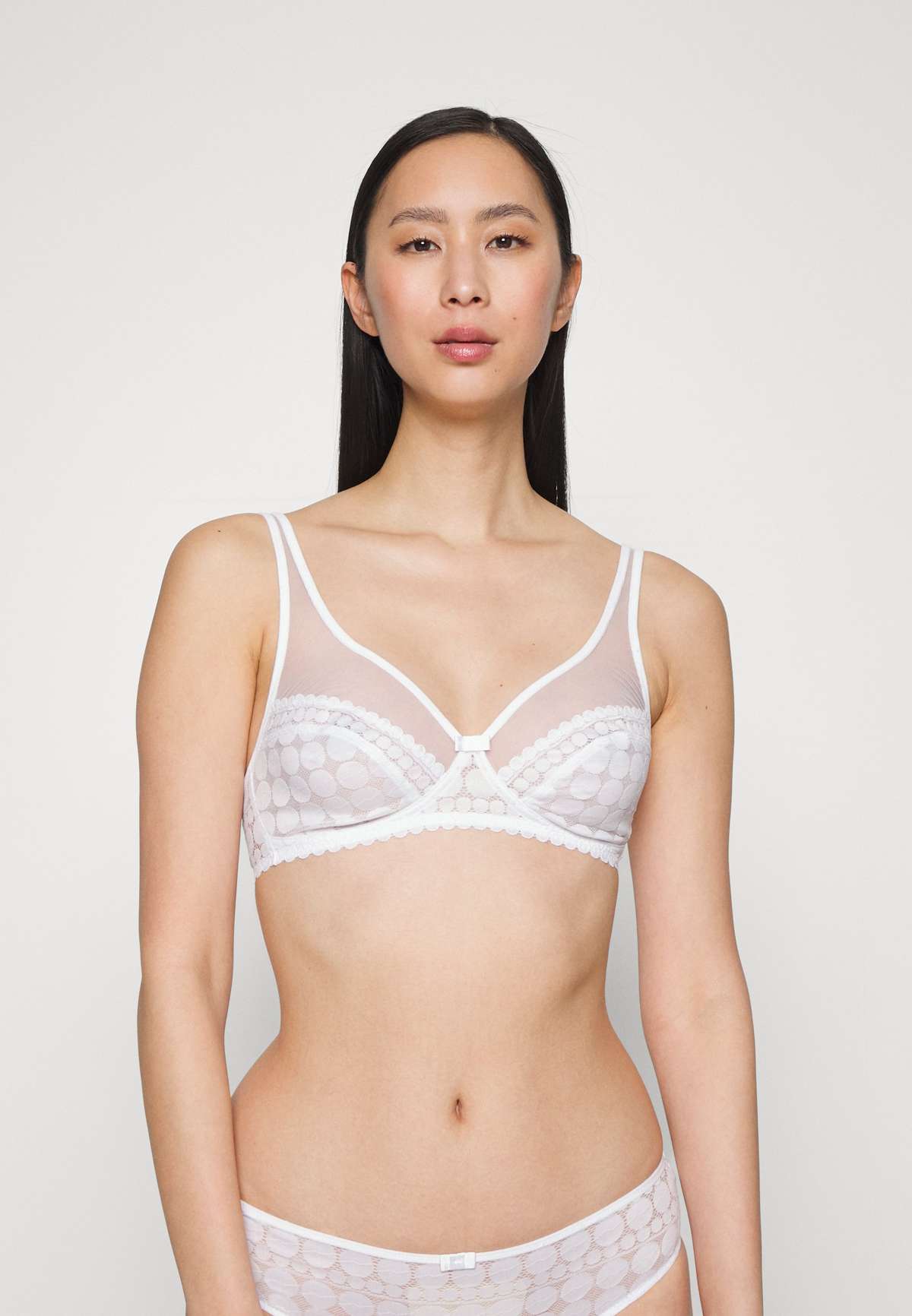 Бюстье GENEROUS LIMITED EDITION WIRELESS BRA DOTTY LADY