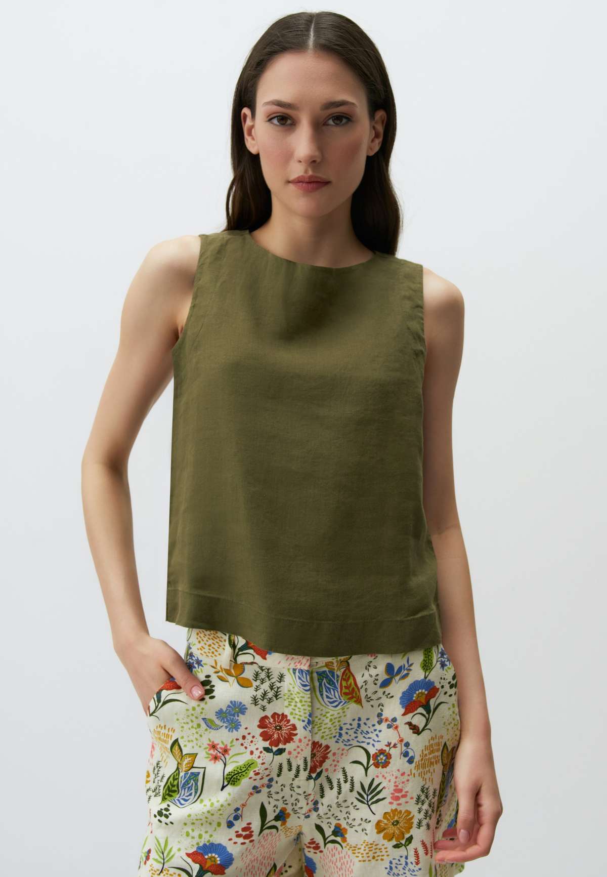 Блузка ROUND NECK SLEEVELESS