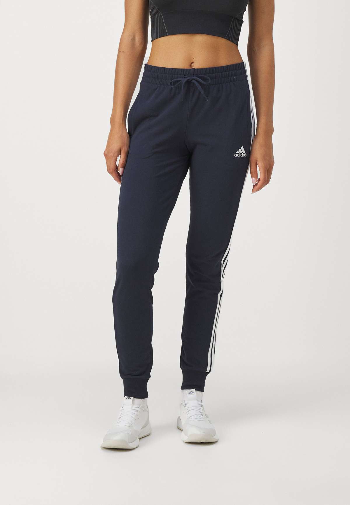 Брюки ESSENTIALS SINGLE 3 STRIPES PANT