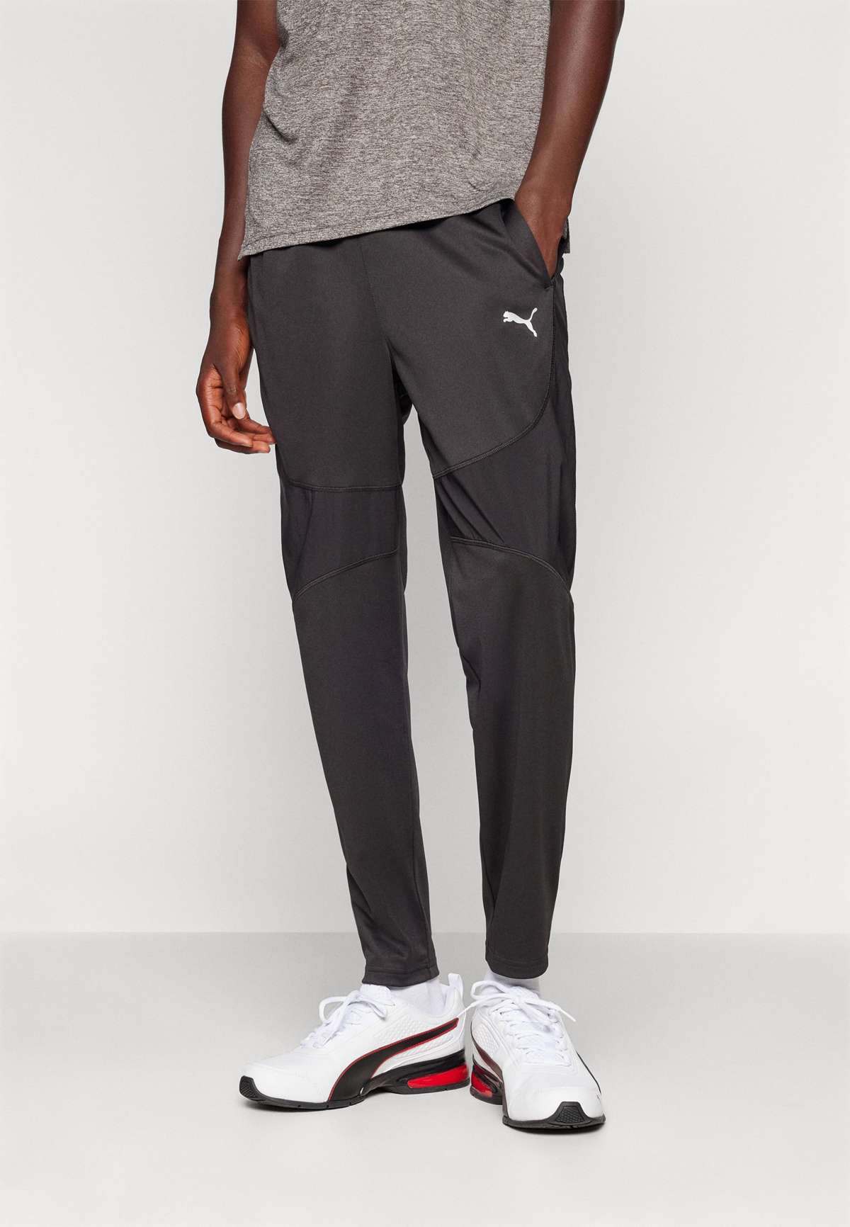 Брюки FLEX PANELLED TAPERED JOGGER