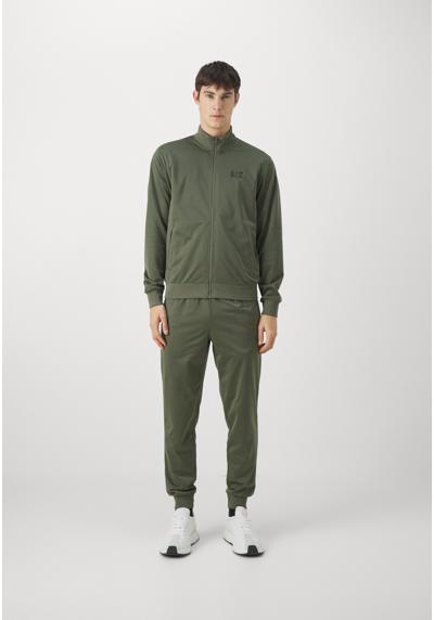 Спортивный костюм TRACKSUIT