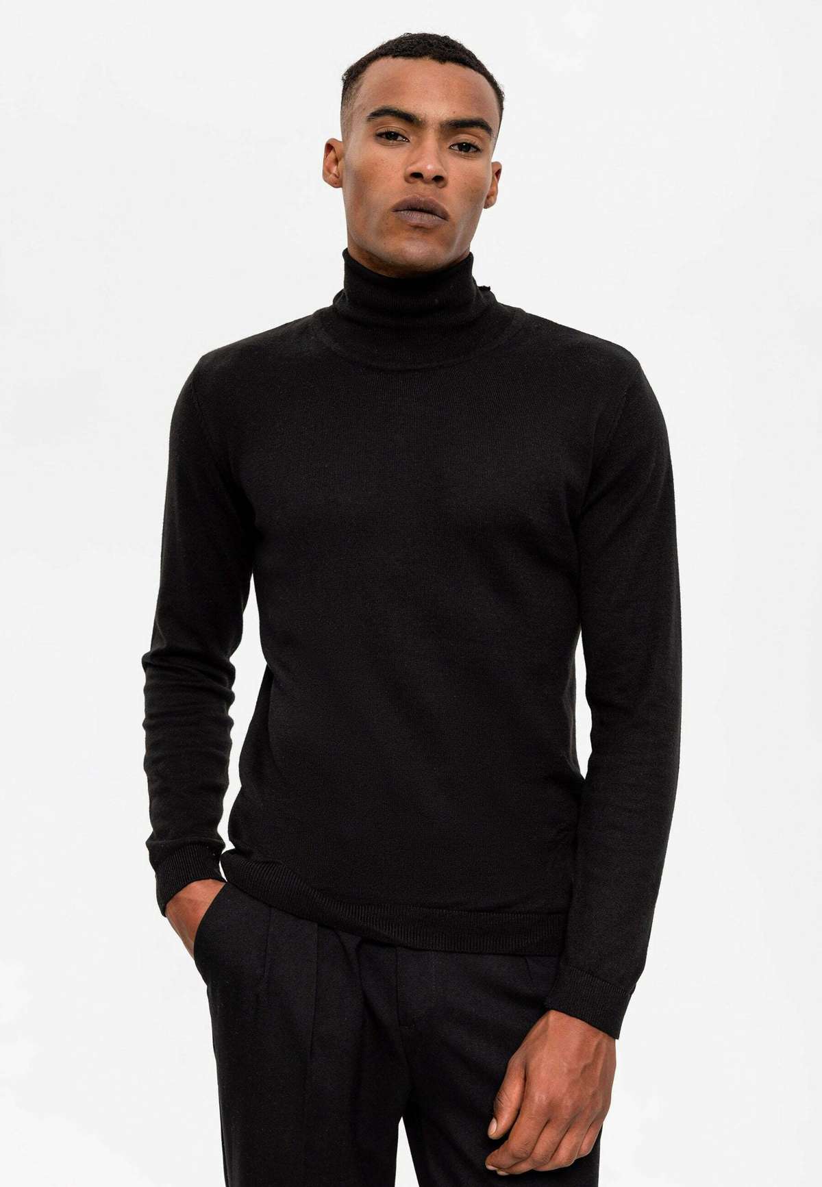 Пуловер TURTLENECK