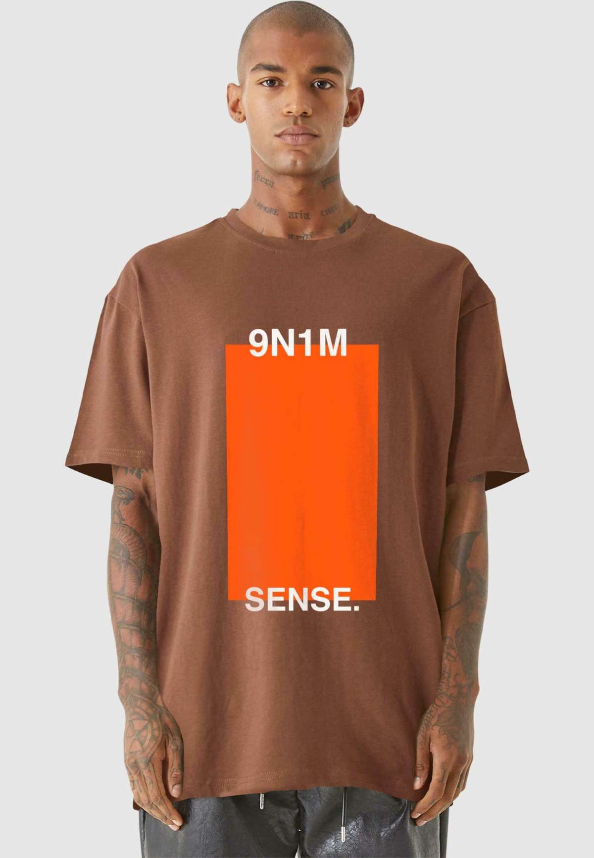 Футболка SQUARE TEE