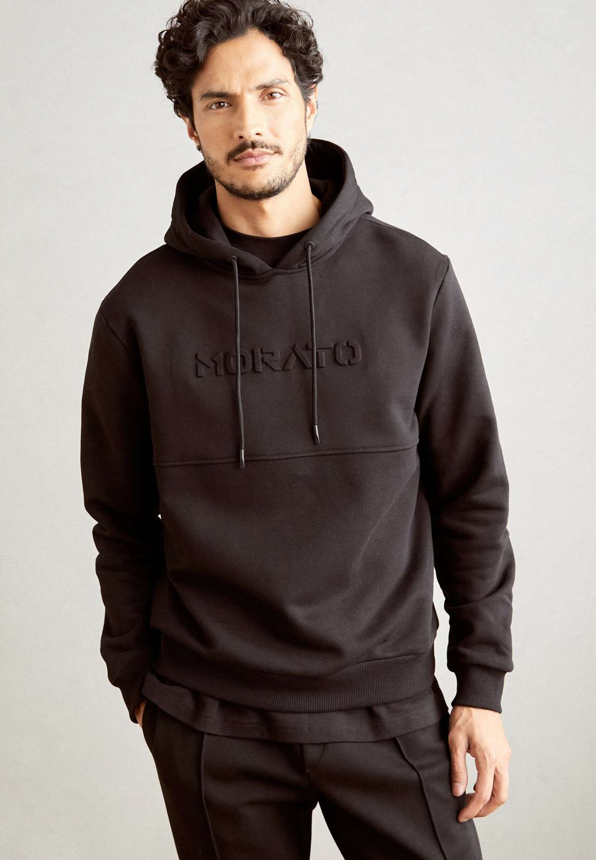 Пуловер HOODIE WITH EMBOSSED STENCI LOGO PRINT