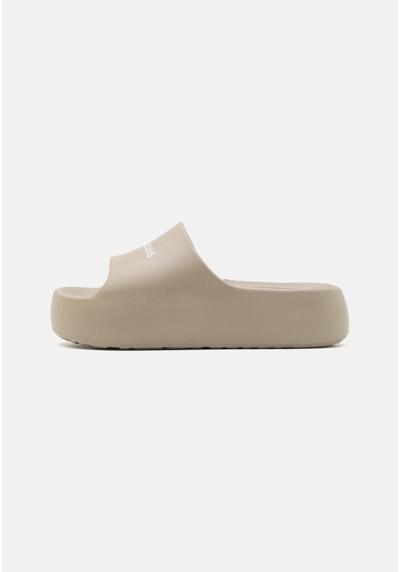 Сандалии CHUNKY FLATFORM