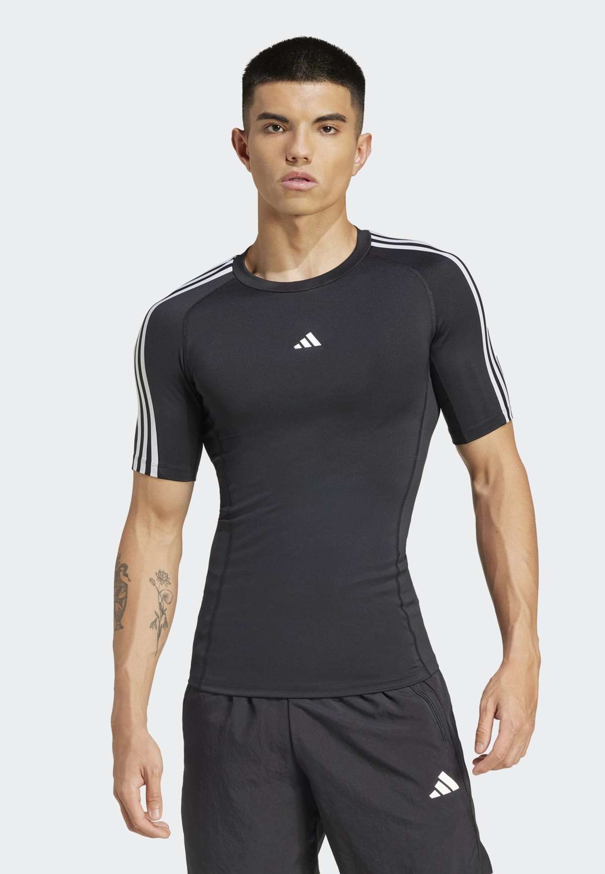 Футболка TECHFIT COMPRESSION 3-STRIPES