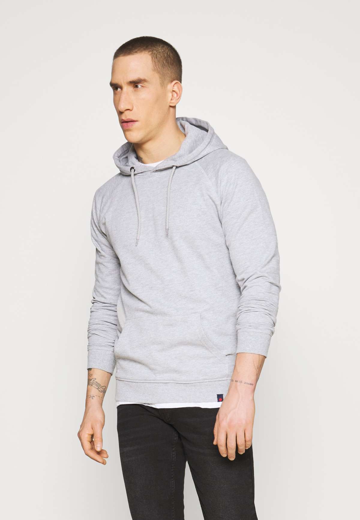 Пуловер BASIC HOODIE