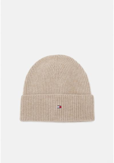 Шапка ESSENTIAL FLAG FUZZY BEANIE