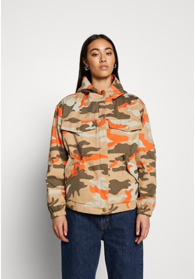 Куртка LADIES OVERSIZED CAMO JACKET