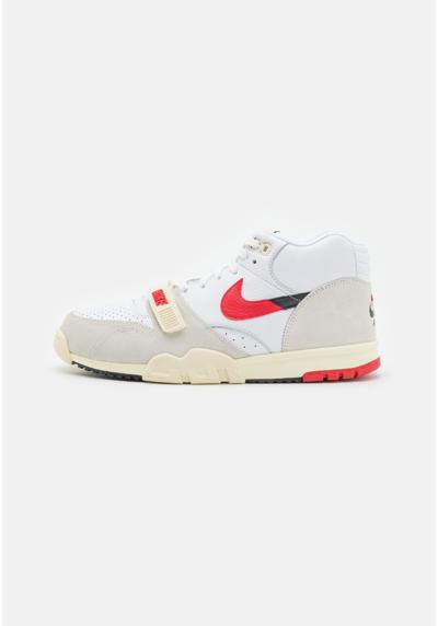 Сникеры AIR TRAINER 1